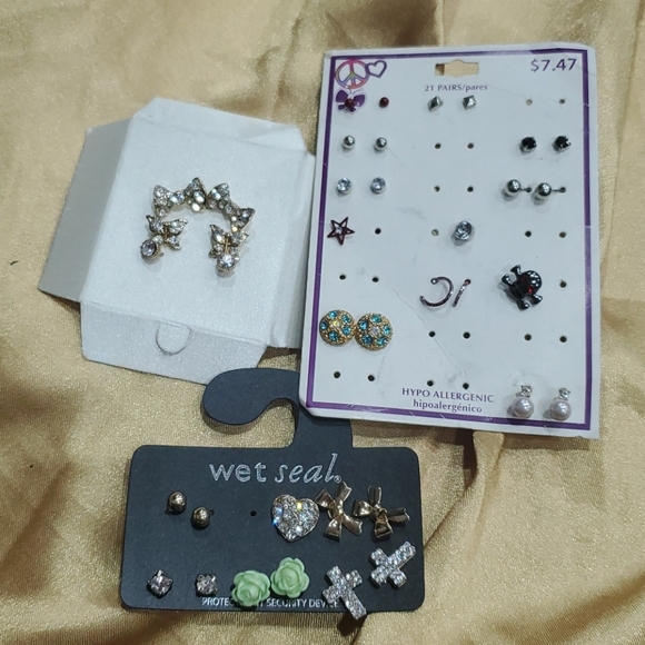 Jewelry - ♦️5\$20♦️Lot earrings #763
